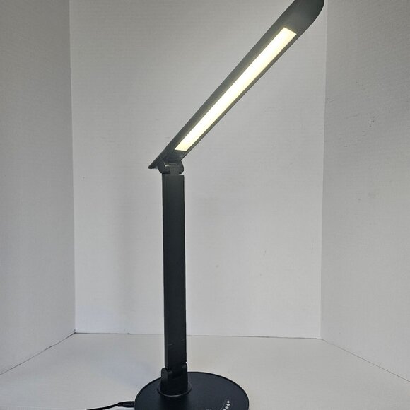 Real Space LED Desk Lamp With USB Port 158 H Black Finish Like New - Picture 2 of 12